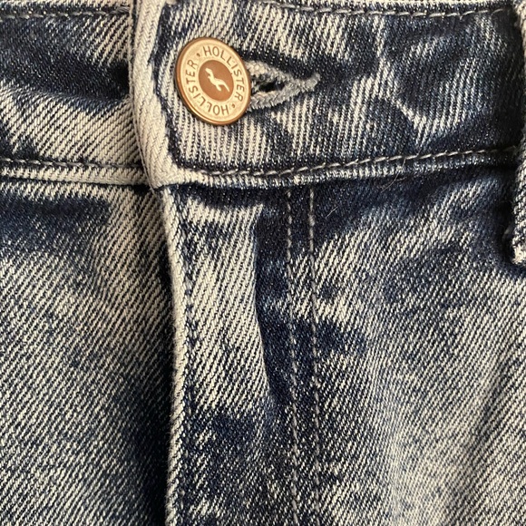 Distressed Denim Jean Hollister - Picture 5 of 5